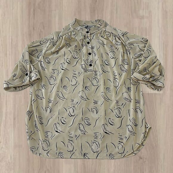 Top Notch Flowy Blouse - Picture 1 of 6